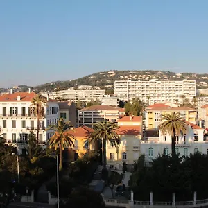 https://abrial-cannes.fr-provencehotel.com