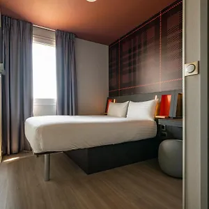 Easyhotel Paris Charles De Gaulle Villepinte 酒店